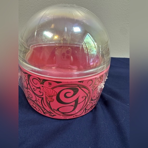 Lot of Wicked the movie Toys. Funko Pop Glinda, bead set, journal, glass globe - Picture 4 of 8